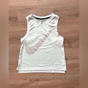 Nike Cropped Tank